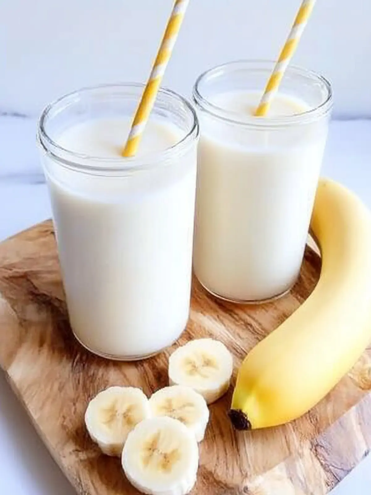 Easy 4-Ingredient Korean Banana Milk That Will Delight You 2 Easy 4-ingredient Korean Banana Milk