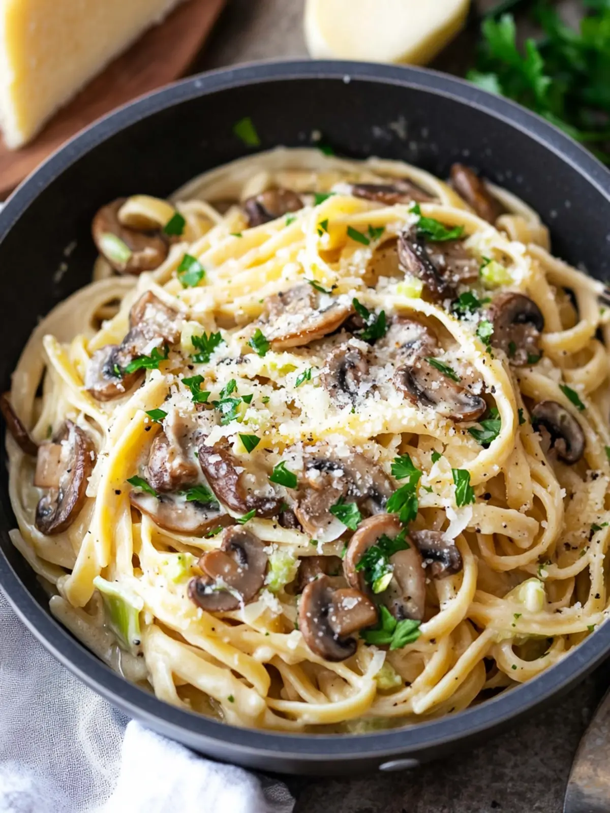 Cinco de Mayo Mushroom and Leek Pasta