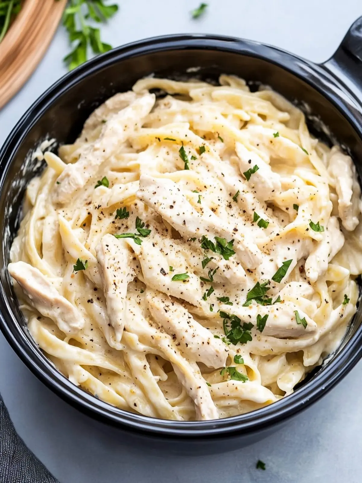 Slow Cooker Chicken Alfredo Pasta